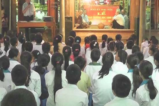 Dòng họ Khuất xã Đại Đồng, Huyện Thạch Thất, TP.Hà Nội tổ chức trao quà khuyến học